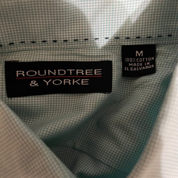 Men's Roundtree & Yorke Button Up Dress Shirt - Picture 4 of 4
